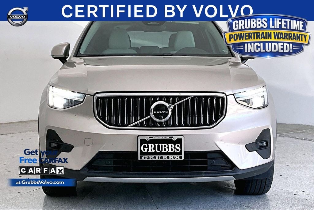 2023 Volvo XC40 B5 Plus Bright Theme