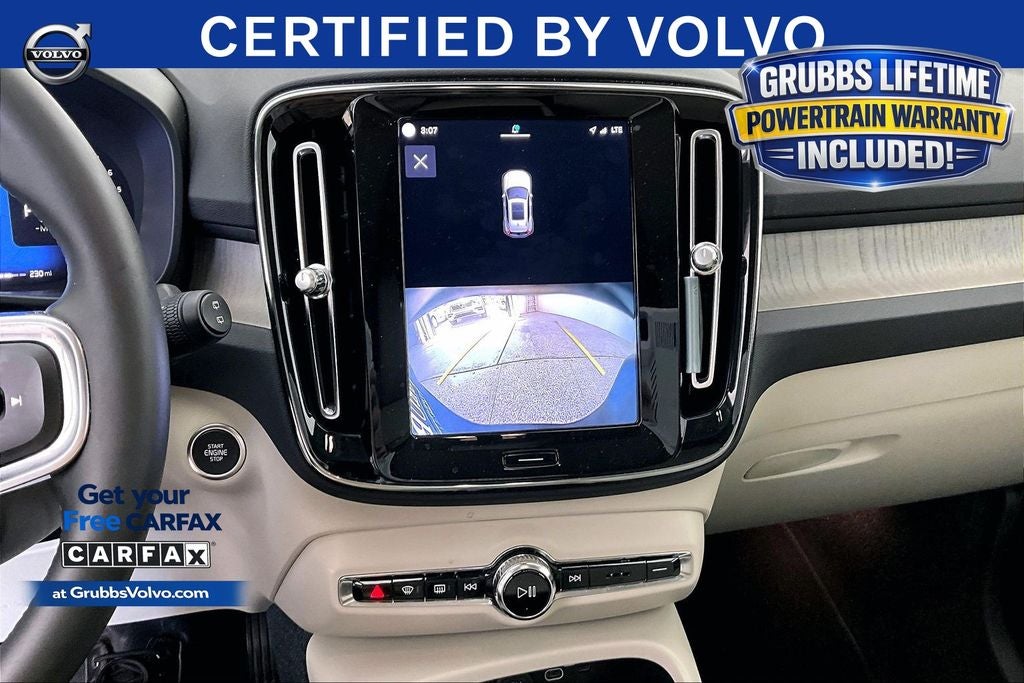 2023 Volvo XC40 B5 Plus Bright Theme