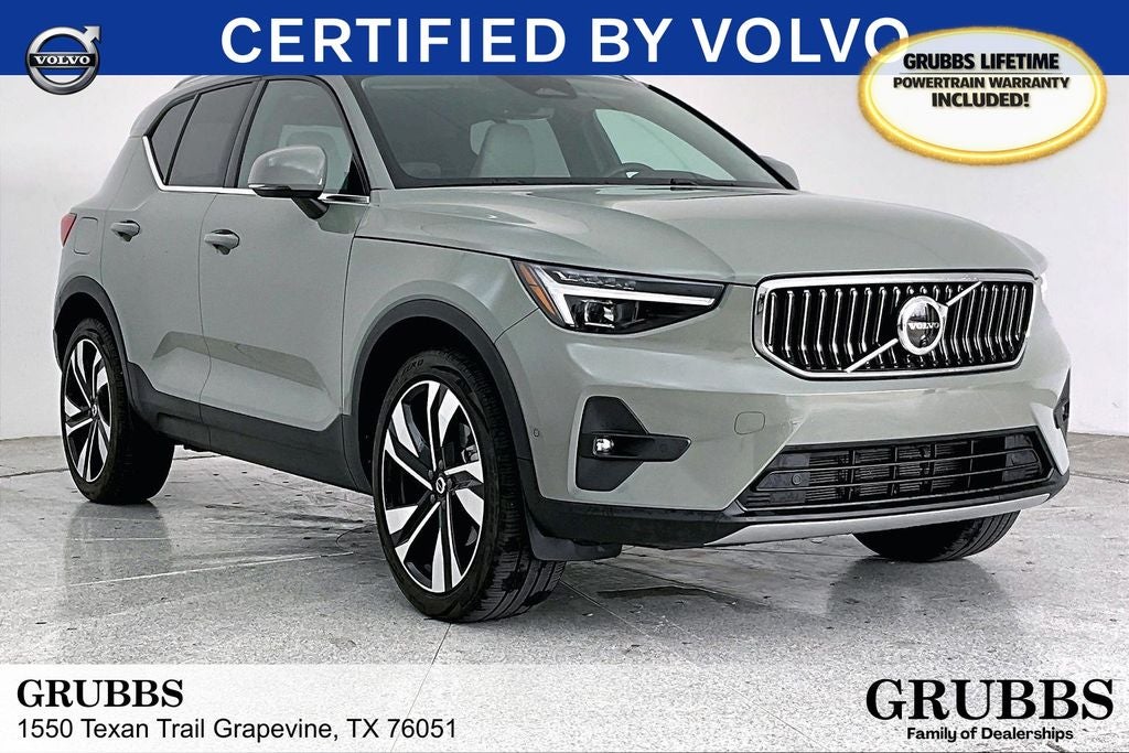 2024 Volvo XC40 B5 Plus Bright Theme