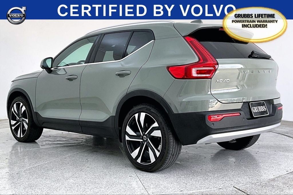 2024 Volvo XC40 B5 Plus Bright Theme