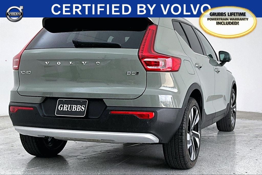 2024 Volvo XC40 B5 Plus Bright Theme