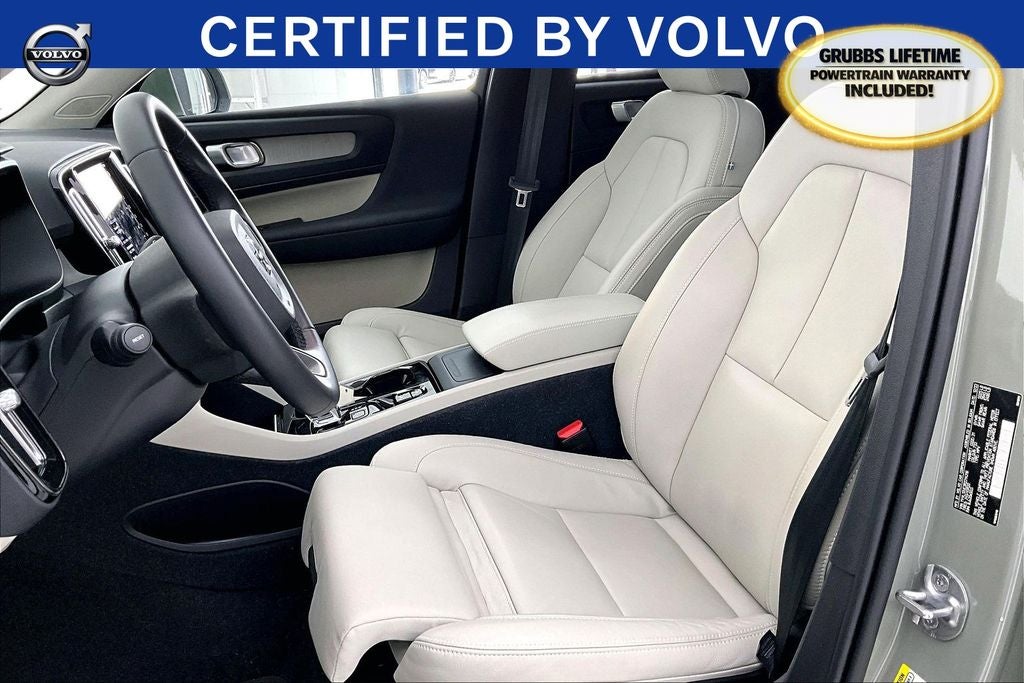 2024 Volvo XC40 B5 Plus Bright Theme