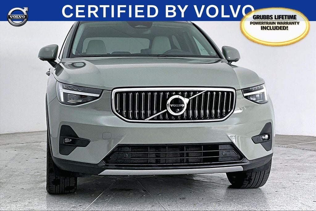 2024 Volvo XC40 B5 Plus Bright Theme