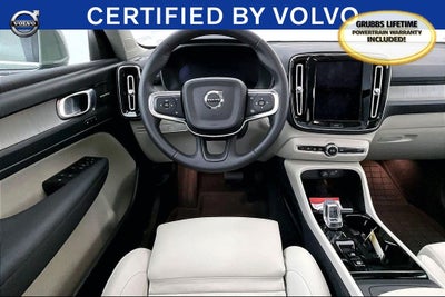 2024 Volvo XC40 B5 Plus Bright Theme