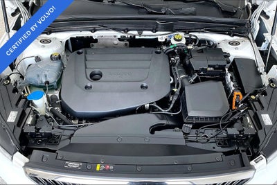2023 Volvo XC40 B5 Plus Bright Theme