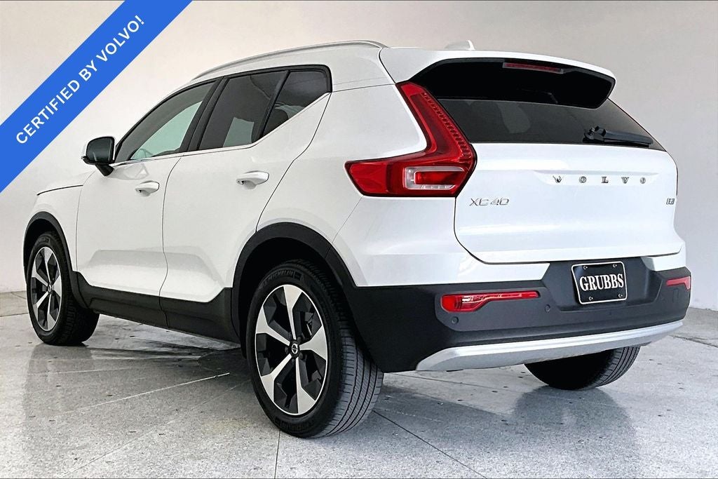 2023 Volvo XC40 B5 Plus Bright Theme