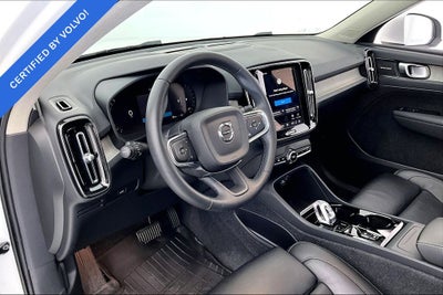 2023 Volvo XC40 B5 Plus Bright Theme