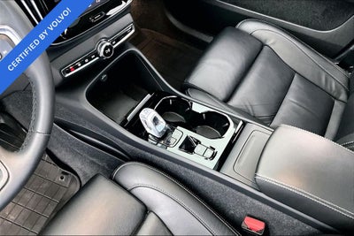 2023 Volvo XC40 B5 Plus Bright Theme