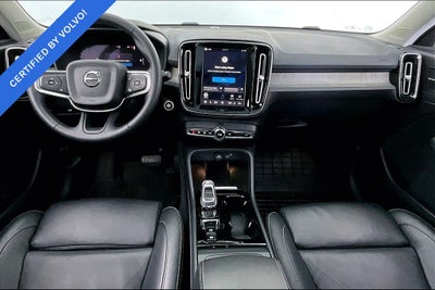 2023 Volvo XC40 B5 Plus Bright Theme