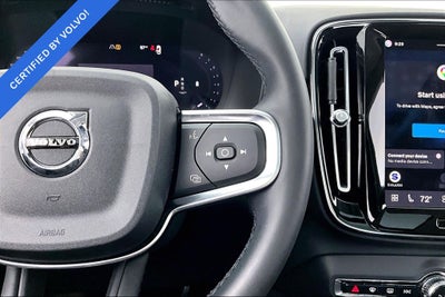 2023 Volvo XC40 B5 Plus Bright Theme