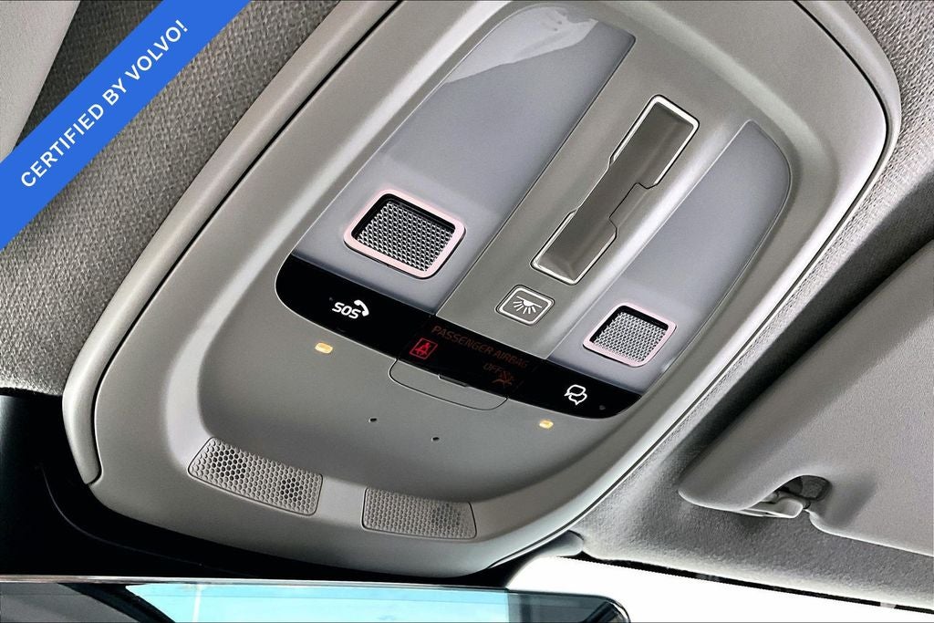 2023 Volvo XC40 B5 Plus Bright Theme