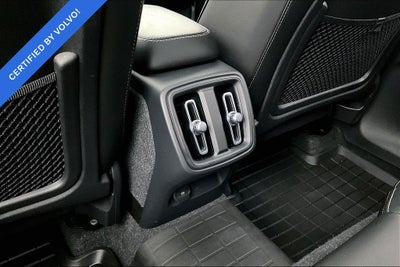 2023 Volvo XC40 B5 Plus Bright Theme