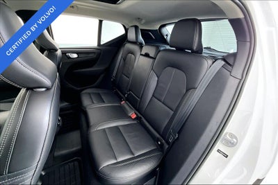 2023 Volvo XC40 B5 Plus Bright Theme