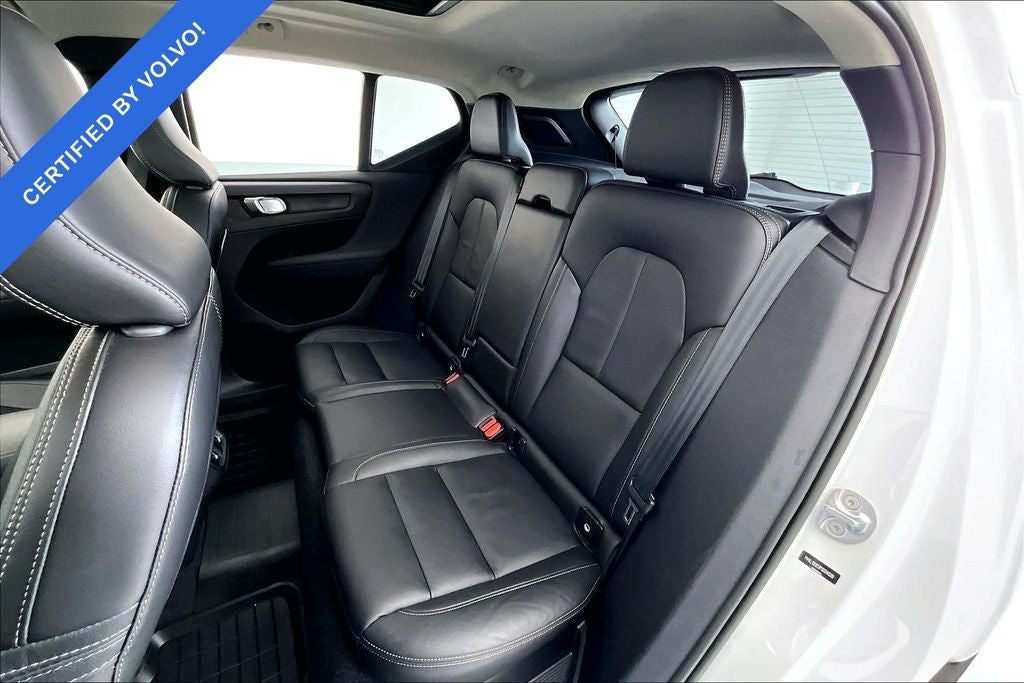 2023 Volvo XC40 B5 Plus Bright Theme