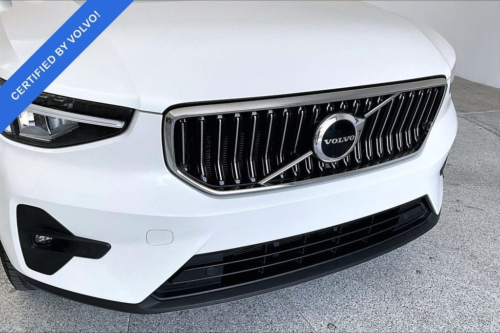 2023 Volvo XC40 B5 Plus Bright Theme