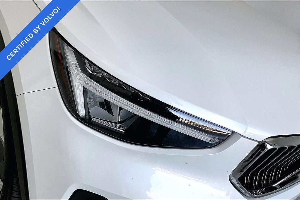 2023 Volvo XC40 B5 Plus Bright Theme