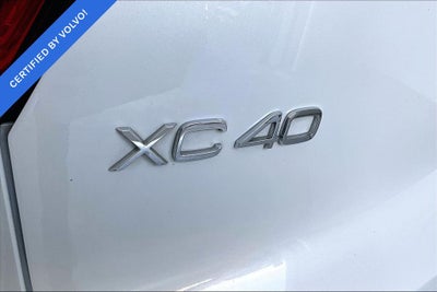 2023 Volvo XC40 B5 Plus Bright Theme