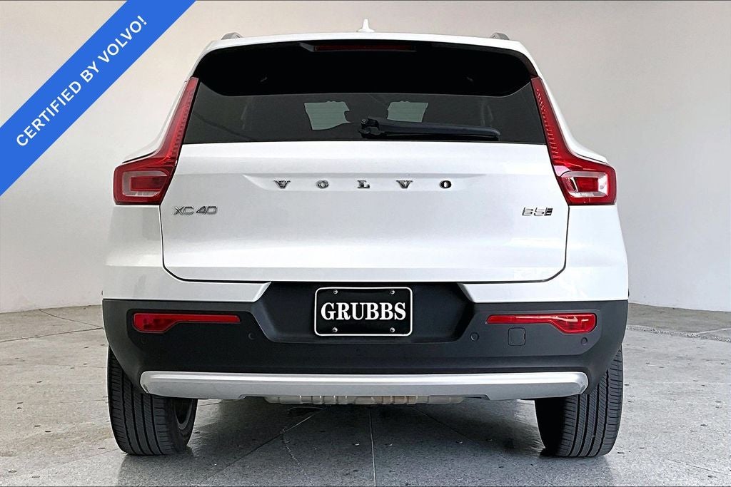 2023 Volvo XC40 B5 Plus Bright Theme