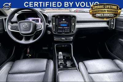 2025 Volvo XC40 B5 Plus Bright Theme