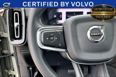 2025 Volvo XC40 B5 Plus Bright Theme
