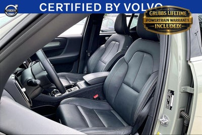 2025 Volvo XC40 B5 Plus Bright Theme