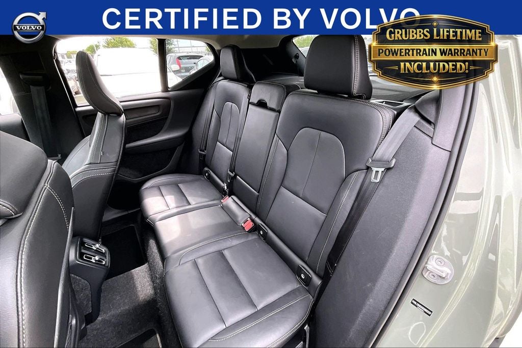 2025 Volvo XC40 B5 Plus Bright Theme