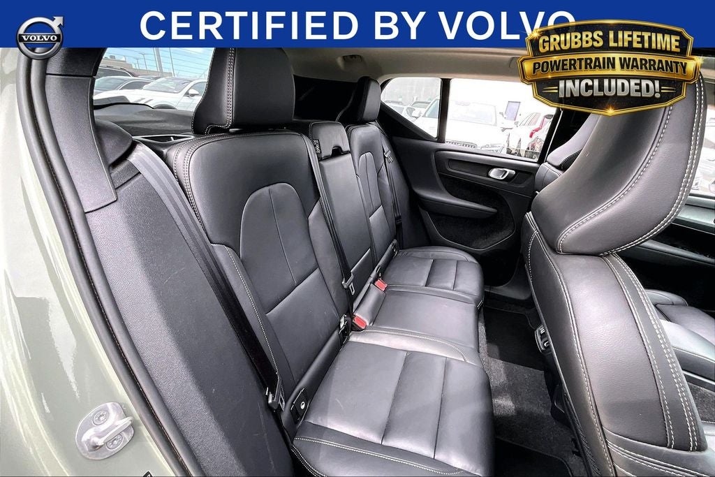 2025 Volvo XC40 B5 Plus Bright Theme