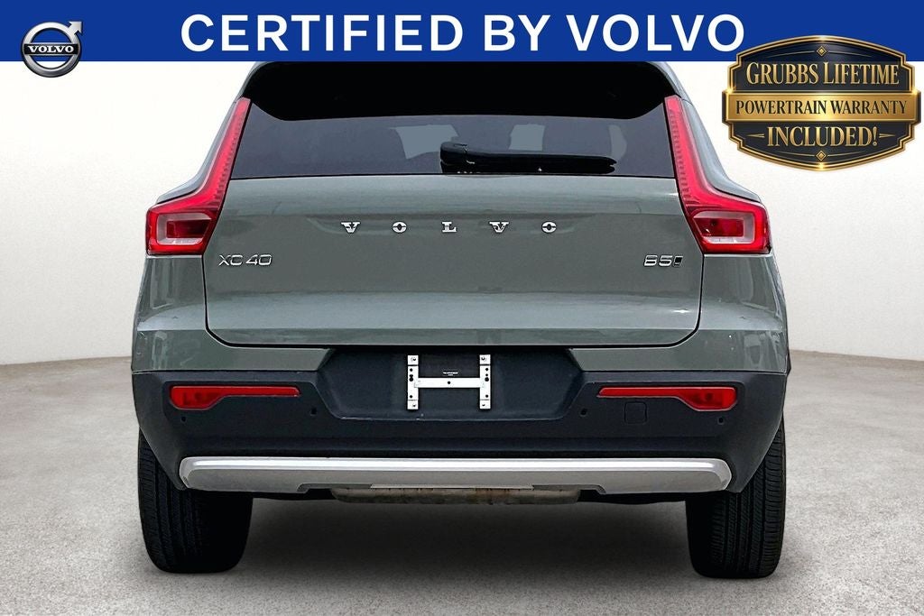 2025 Volvo XC40 B5 Plus Bright Theme
