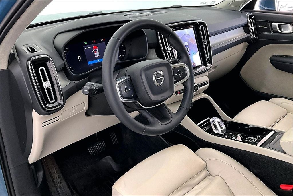 2023 Volvo XC40 Ultimate
