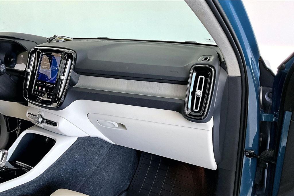 2023 Volvo XC40 Ultimate