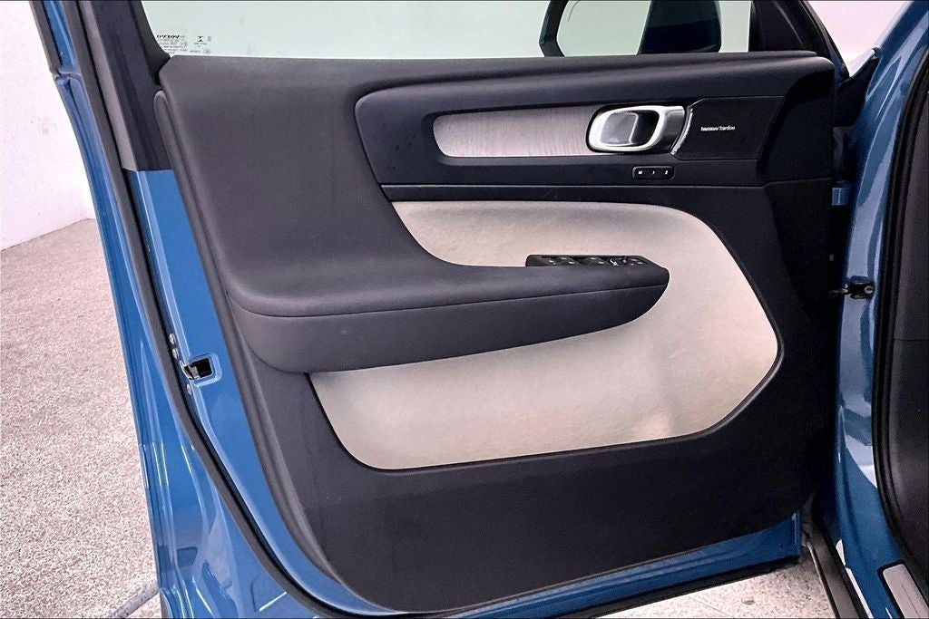 2023 Volvo XC40 Ultimate