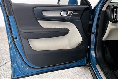 2023 Volvo XC40 Ultimate