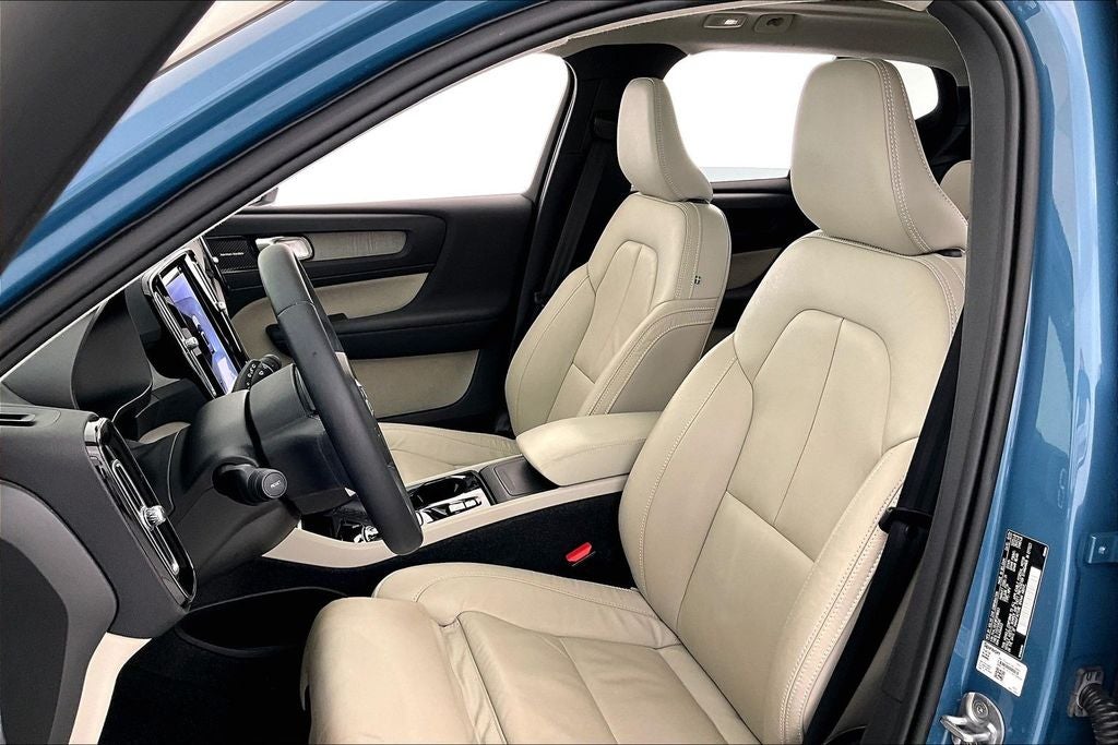 2023 Volvo XC40 Ultimate