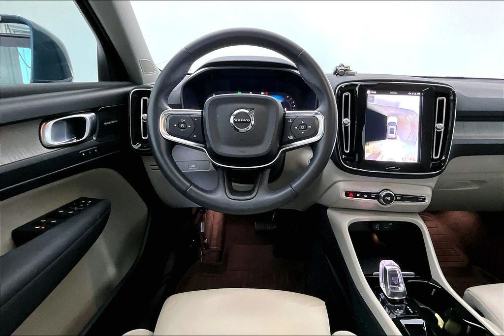 2023 Volvo XC40 Ultimate
