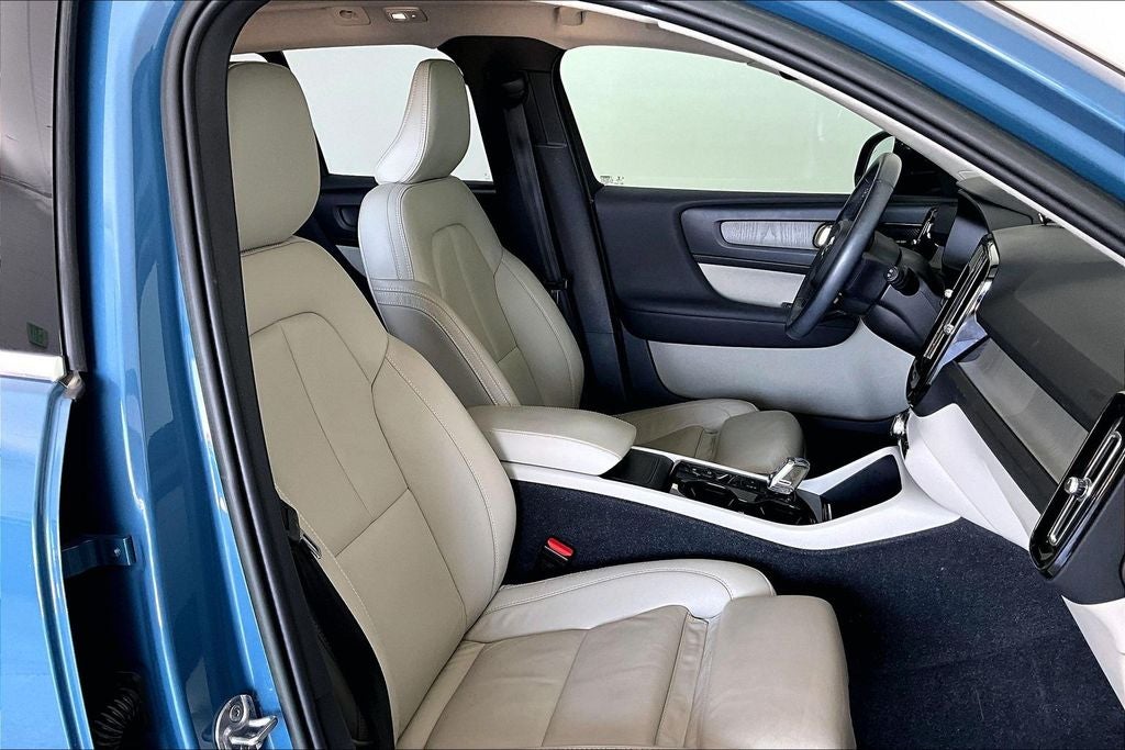 2023 Volvo XC40 Ultimate