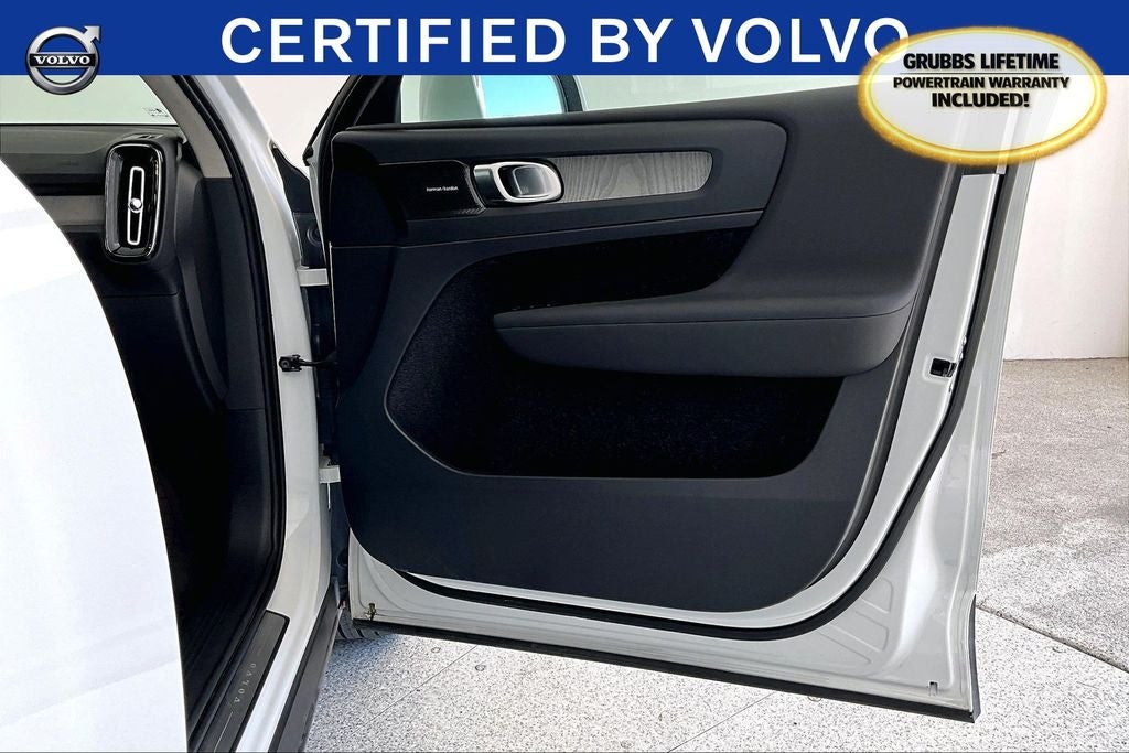 2024 Volvo XC40 Ultimate