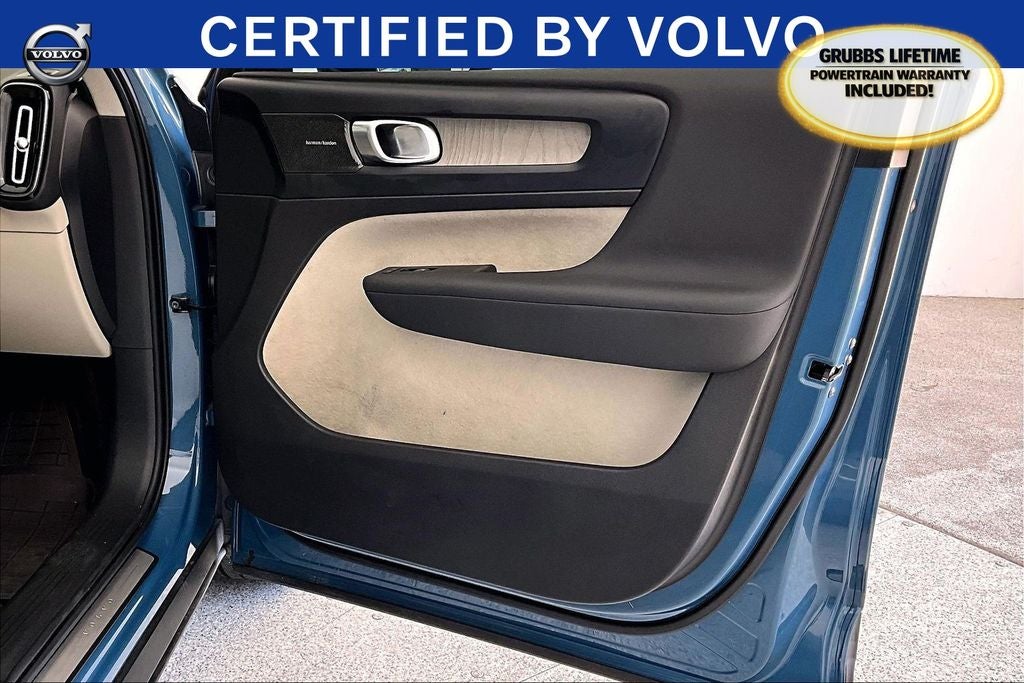 2023 Volvo XC40 Ultimate