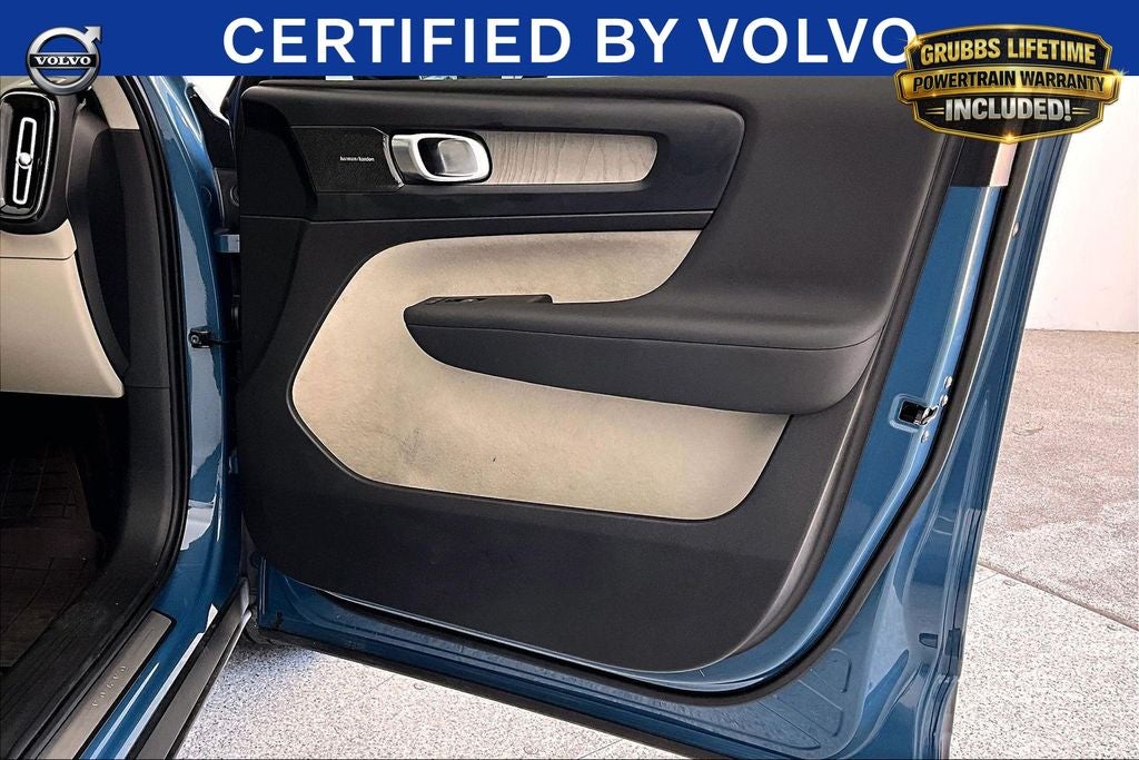 2023 Volvo XC40 Ultimate