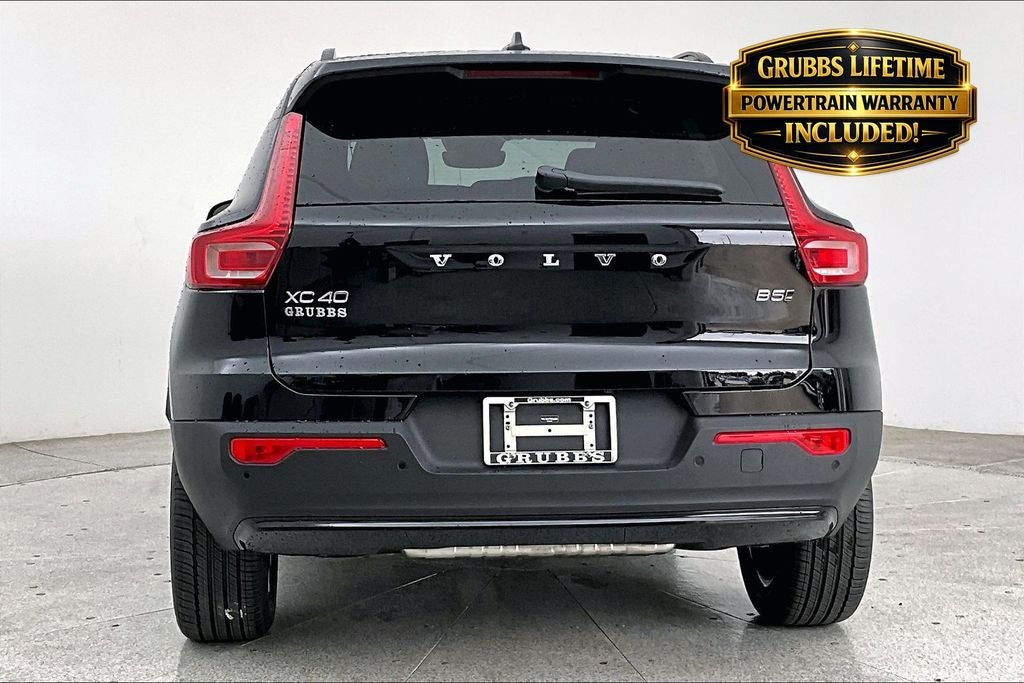 2026 Volvo XC40 B5 Core