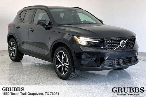 2026 Volvo XC40 B5 Core