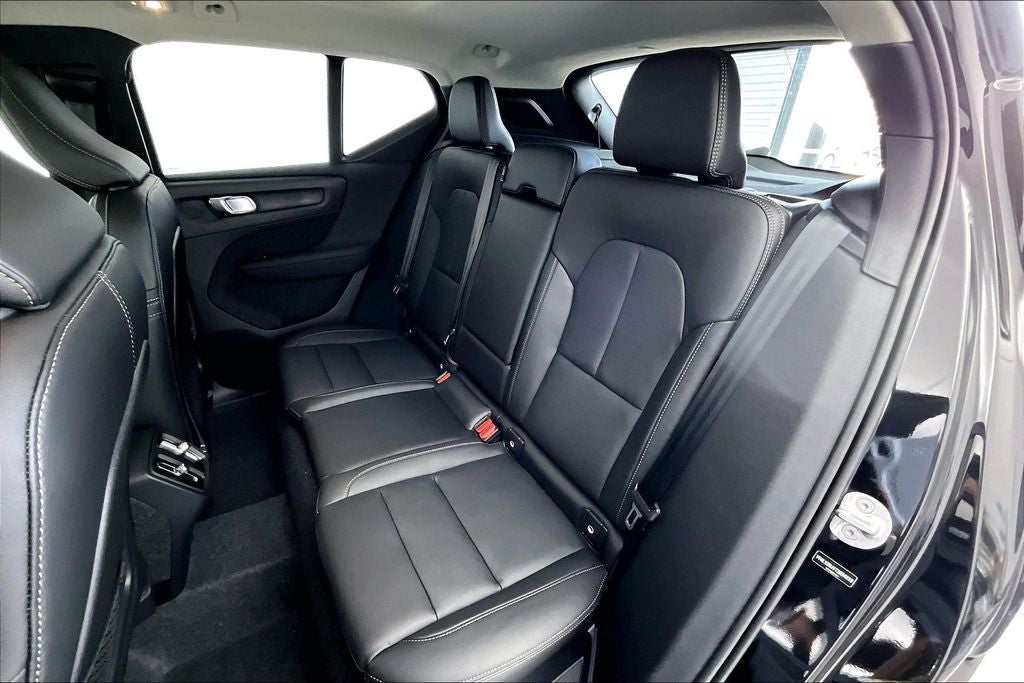 2026 Volvo XC40 B5 Core