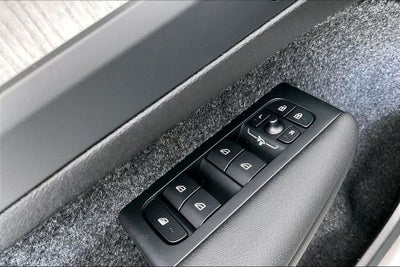 2026 Volvo XC40 B5 Core