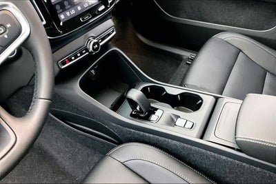 2026 Volvo XC40 B5 Core