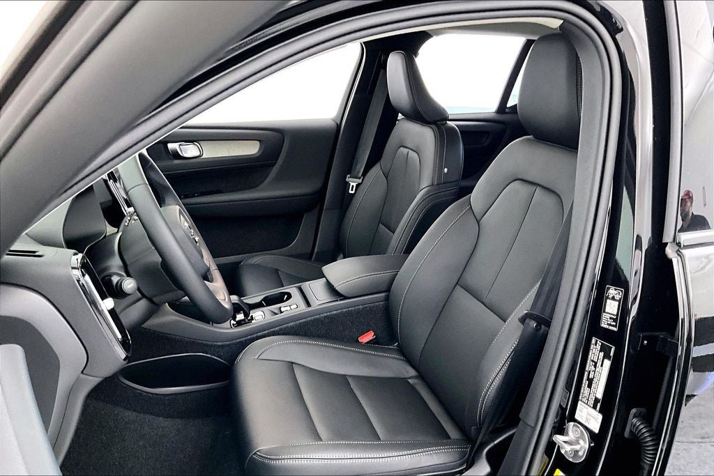 2026 Volvo XC40 B5 Core