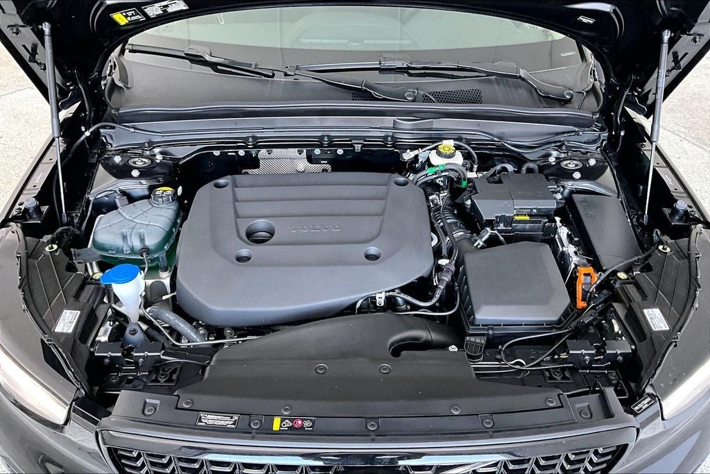 2026 Volvo XC40 B5 Core