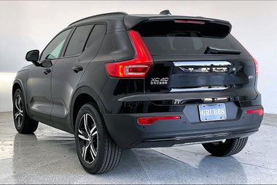 2026 Volvo XC40 B5 Core