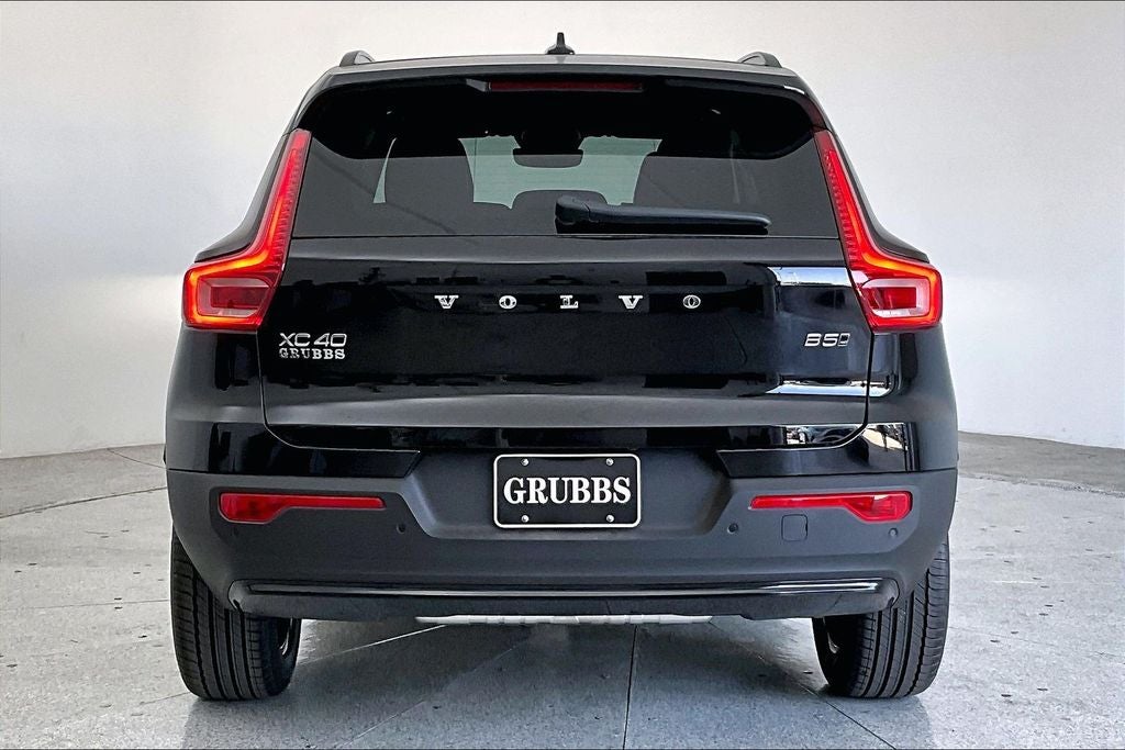 2026 Volvo XC40 B5 Core