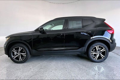 2026 Volvo XC40 B5 Core