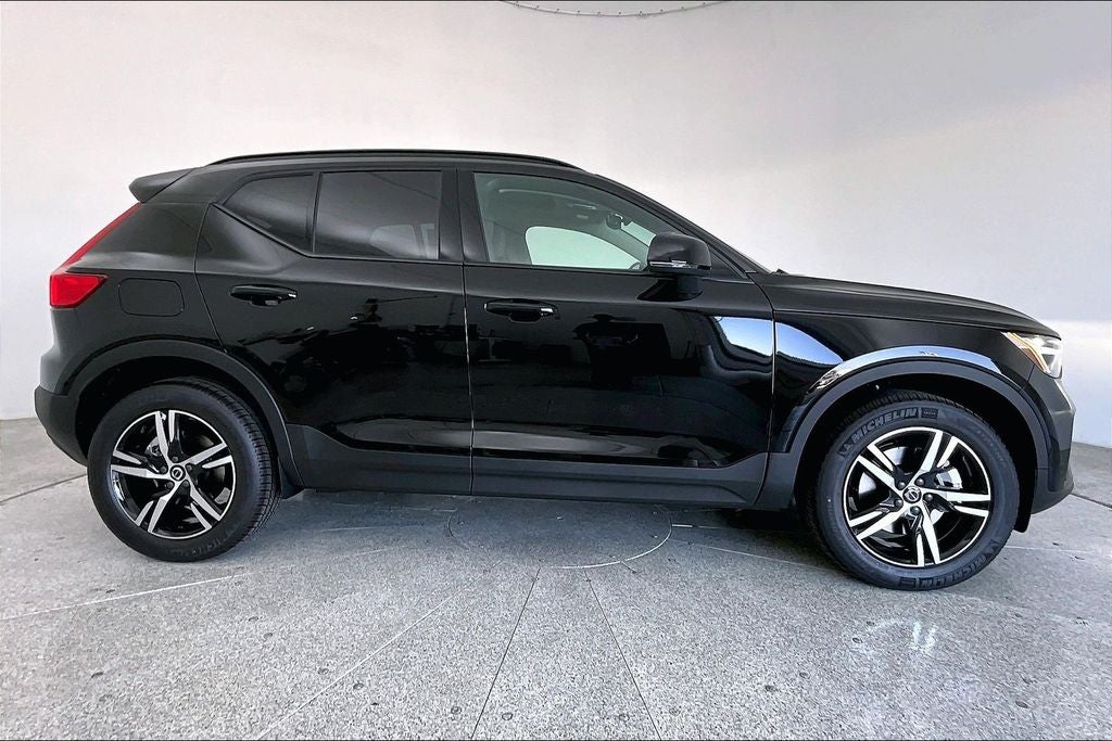 2026 Volvo XC40 B5 Core