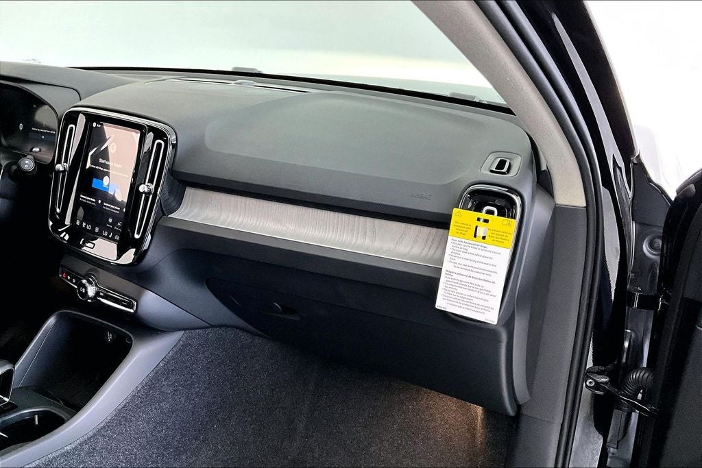 2026 Volvo XC40 B5 Core